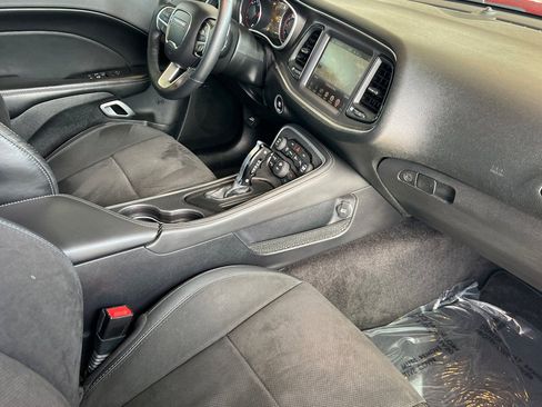 Used 2016 Dodge Challenger R/T Scat Pack w/ Leather Interior Group RWD image 15
