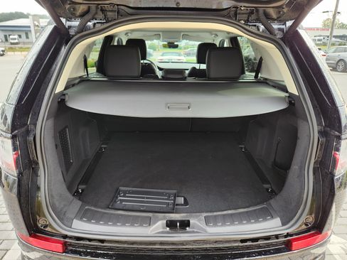 Certified 2025 Land Rover Discovery Sport S image 8