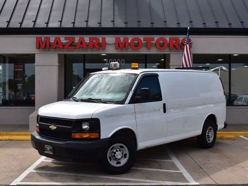 Used 2014 Chevrolet Express 2500 image 2