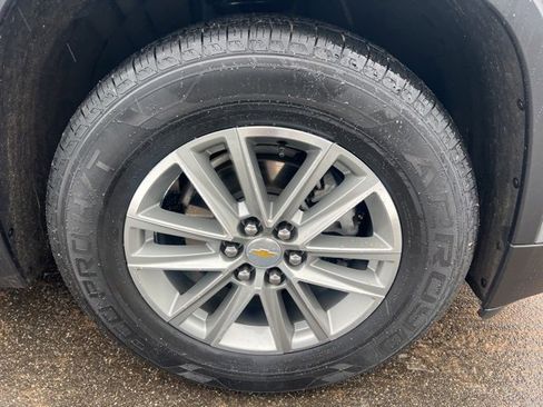 Used 2023 Chevrolet Traverse LT image 13