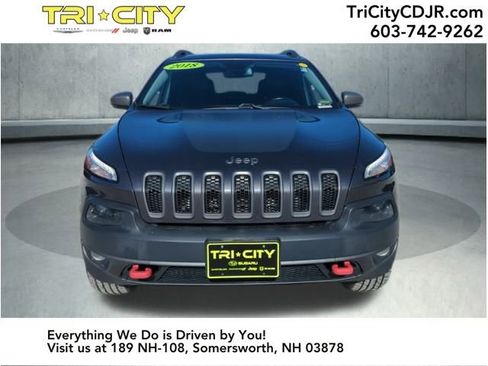 Used 2018 Jeep Cherokee Trailhawk w/ Cold Weather Group image 8
