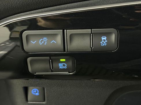 Used 2022 Toyota Prius Prime LE image 15