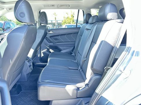 Used 2024 Volkswagen Tiguan SE FWD image 16