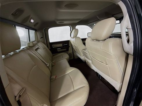 Used 2016 RAM 1500 Laramie w/ Convenience Group image 28