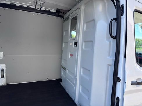 Used 2023 Ford Transit 250 Medium Roof RWD image 33