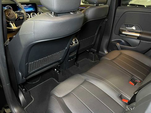 Certified 2025 Mercedes-Benz GLA 250 4MATIC image 18