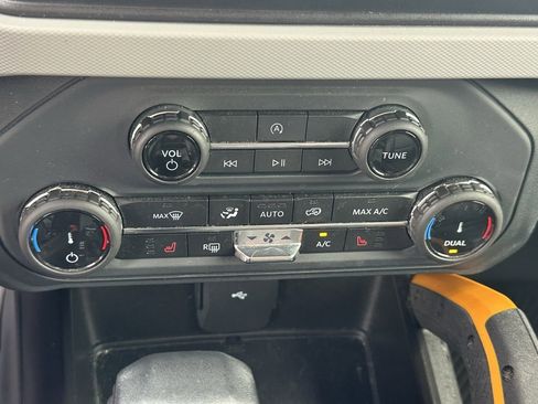 Used 2022 Ford Bronco Badlands w/ Sasquatch Package image 28