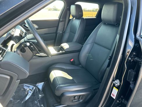 Used 2025 Land Rover Range Rover Velar Dynamic SE image 11