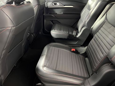 Used 2025 Ford Explorer ST-Line w/ Premium Package image 22