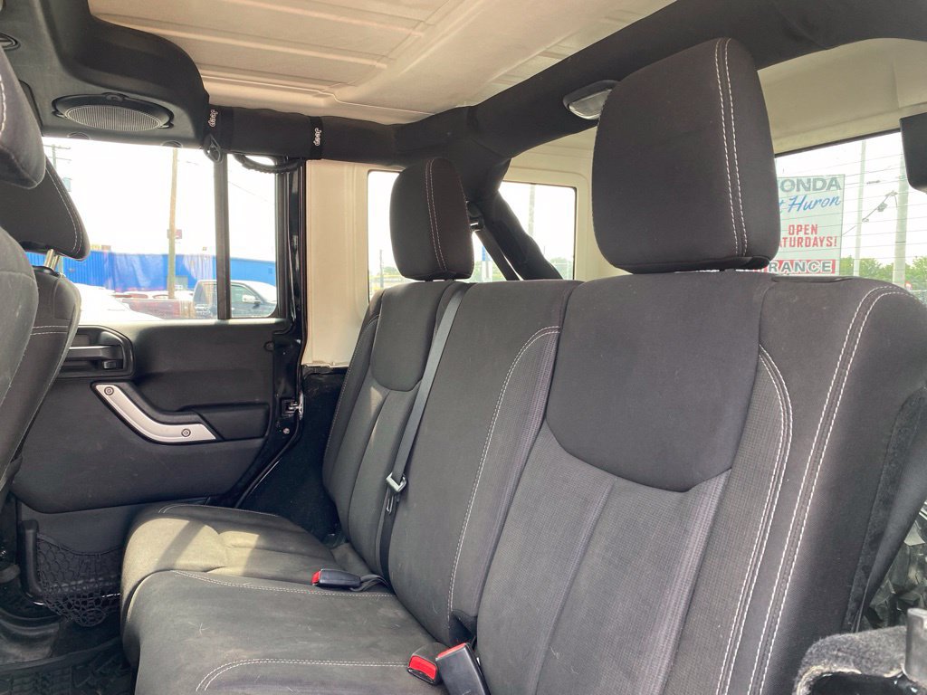 Used 2013 Jeep Wrangler Unlimited Sahara w/ Dual Top Group AWD/4WD image 14