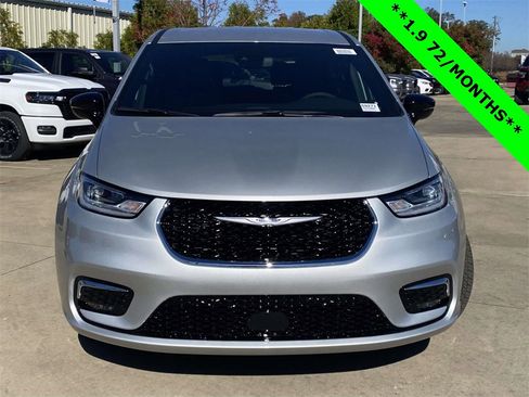 New 2026 Chrysler Pacifica Select image 28