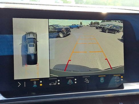 Used 2023 Chevrolet Silverado 1500 High Country w/ Technology Package image 19