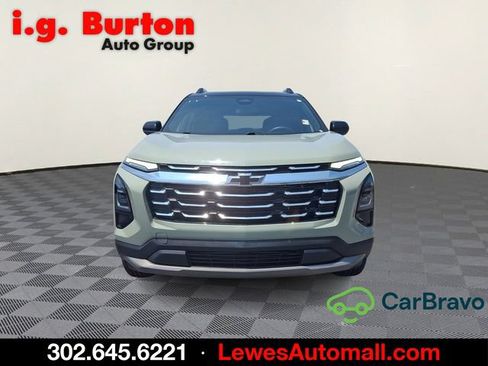 Used 2025 Chevrolet Equinox LT w/ Convenience Package II AWD/4WD image 2
