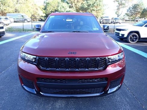 New 2025 Jeep Grand Cherokee L Altitude image 9