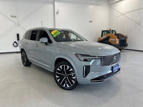 Used 2025 Volvo XC90 B6 Plus AWD/4WD image 4