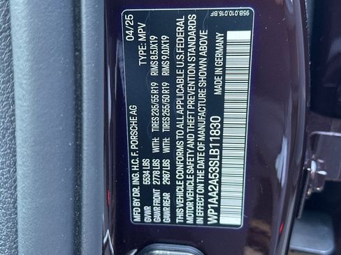 Used 2025 Porsche Macan AWD image 29