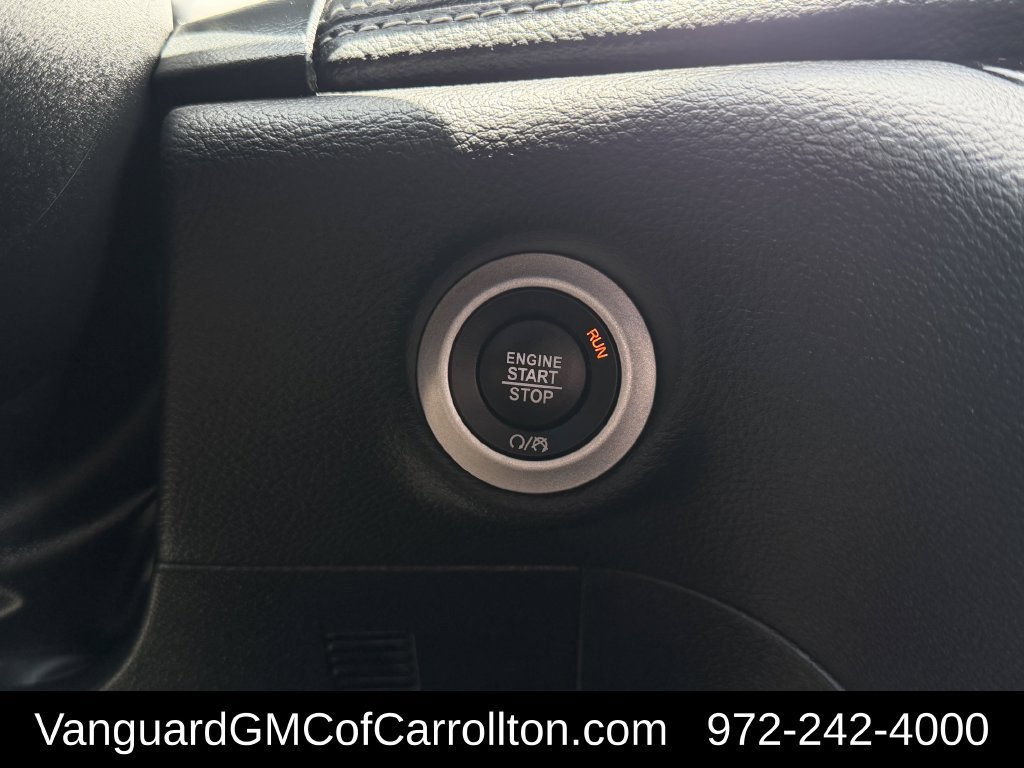 Used 2025 Chrysler Pacifica Limited FWD image 23