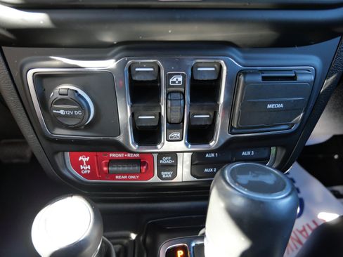 Used 2023 Jeep Wrangler Unlimited Rubicon 392 w/ Xtreme Recon 35" Tire Package AWD/4WD image 46