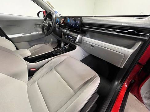 Used 2024 Hyundai Kona SEL image 11