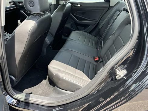 Used 2024 Volkswagen Jetta SE FWD image 16
