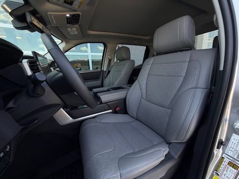 Used 2024 Toyota Tundra Limited AWD/4WD image 6