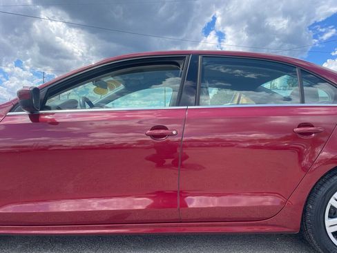 Used 2017 Volkswagen Jetta S image 8