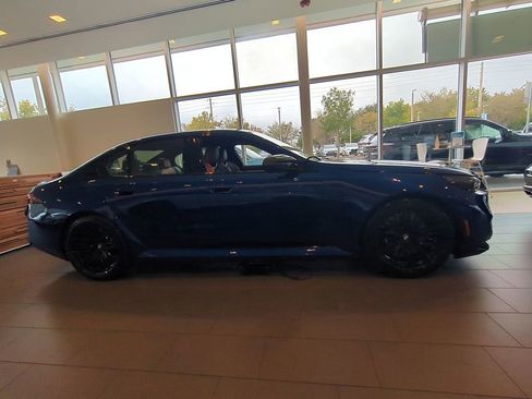 New 2026 BMW M5 w/ Carbon Package image 4