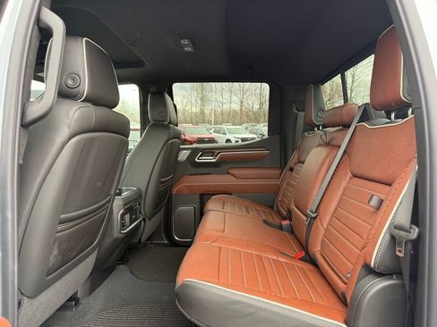 New 2026 GMC Sierra 1500 Denali Ultimate w/ LPO, Black Badging Package image 12