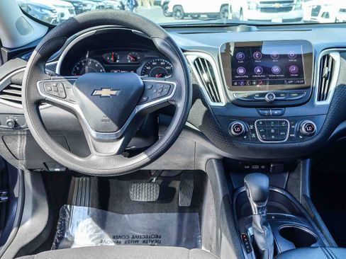 Used 2022 Chevrolet Malibu LT FWD image 3