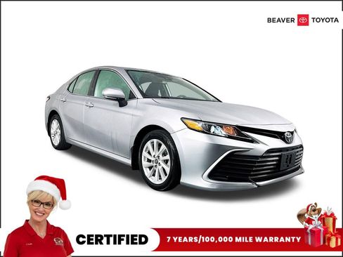 Used 2021 Toyota Camry LE image 1