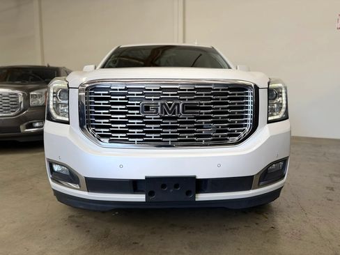 Used 2019 GMC Yukon XL Denali w/ Denali Ultimate Package AWD/4WD image 4