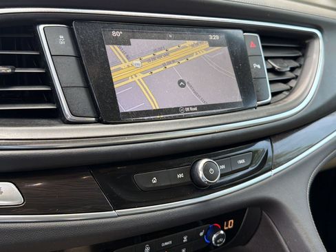 Certified 2018 Buick Enclave Essence FWD image 18