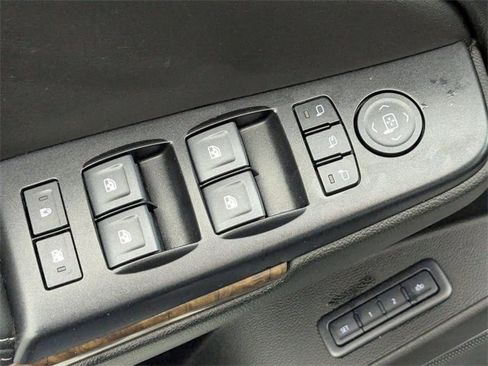 Used 2020 Chevrolet Tahoe LT image 11