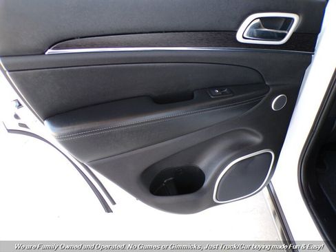 Used 2020 Jeep Grand Cherokee Summit AWD/4WD image 16