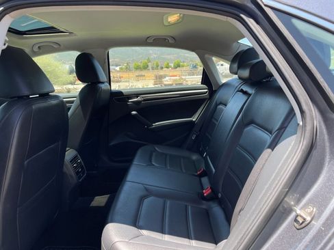 Used 2016 Volkswagen Passat 1.8T SE FWD image 19