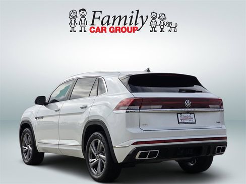 Used 2024 Volkswagen Atlas Cross Sport SEL R-Line image 3
