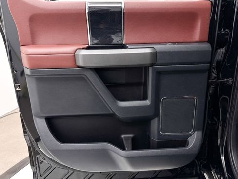 Used 2022 Ford F350 Platinum w/ Tremor Off-Road Package image 31