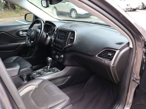 Used 2021 Jeep Cherokee Latitude Lux w/ Sun & Sound Group FWD image 17