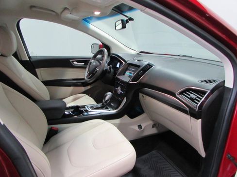 Used 2018 Ford Edge Titanium w/ Technology Package FWD image 17
