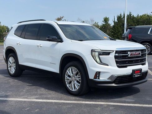 Used 2024 GMC Acadia Elevation w/ Luxury Package FWD image 3