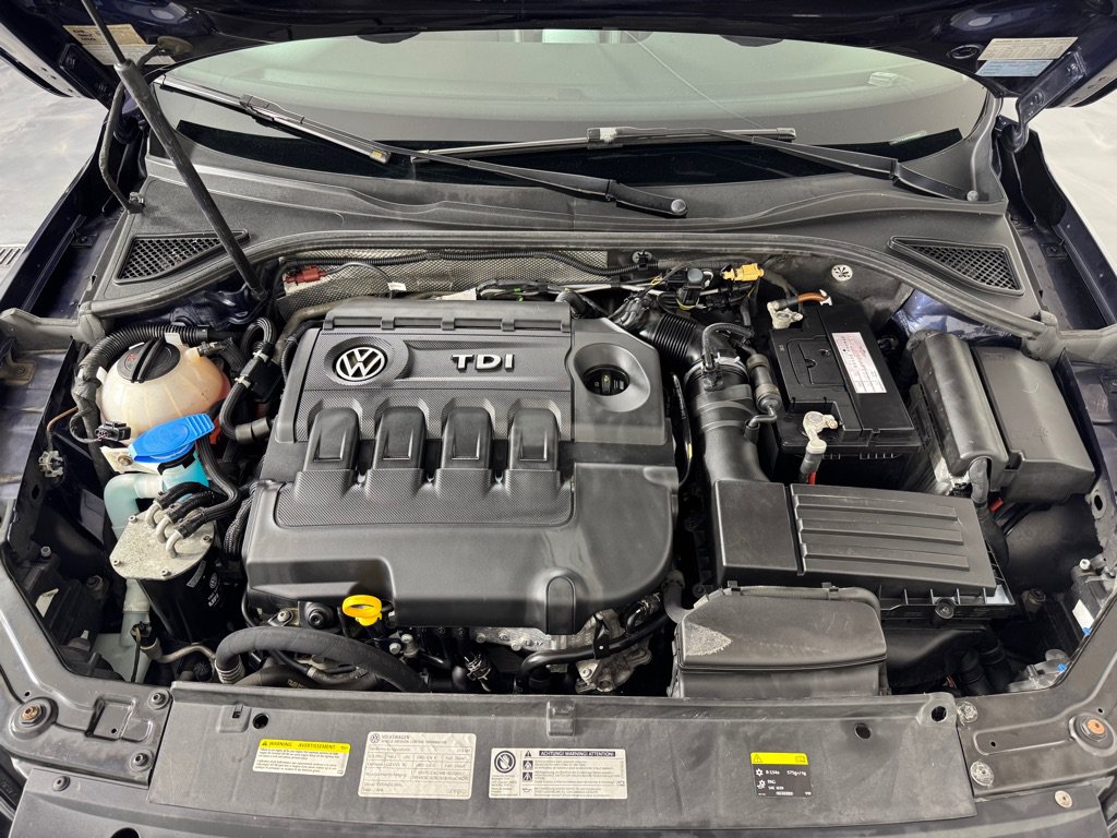Used 2015 Volkswagen Passat TDI SEL Premium FWD image 21