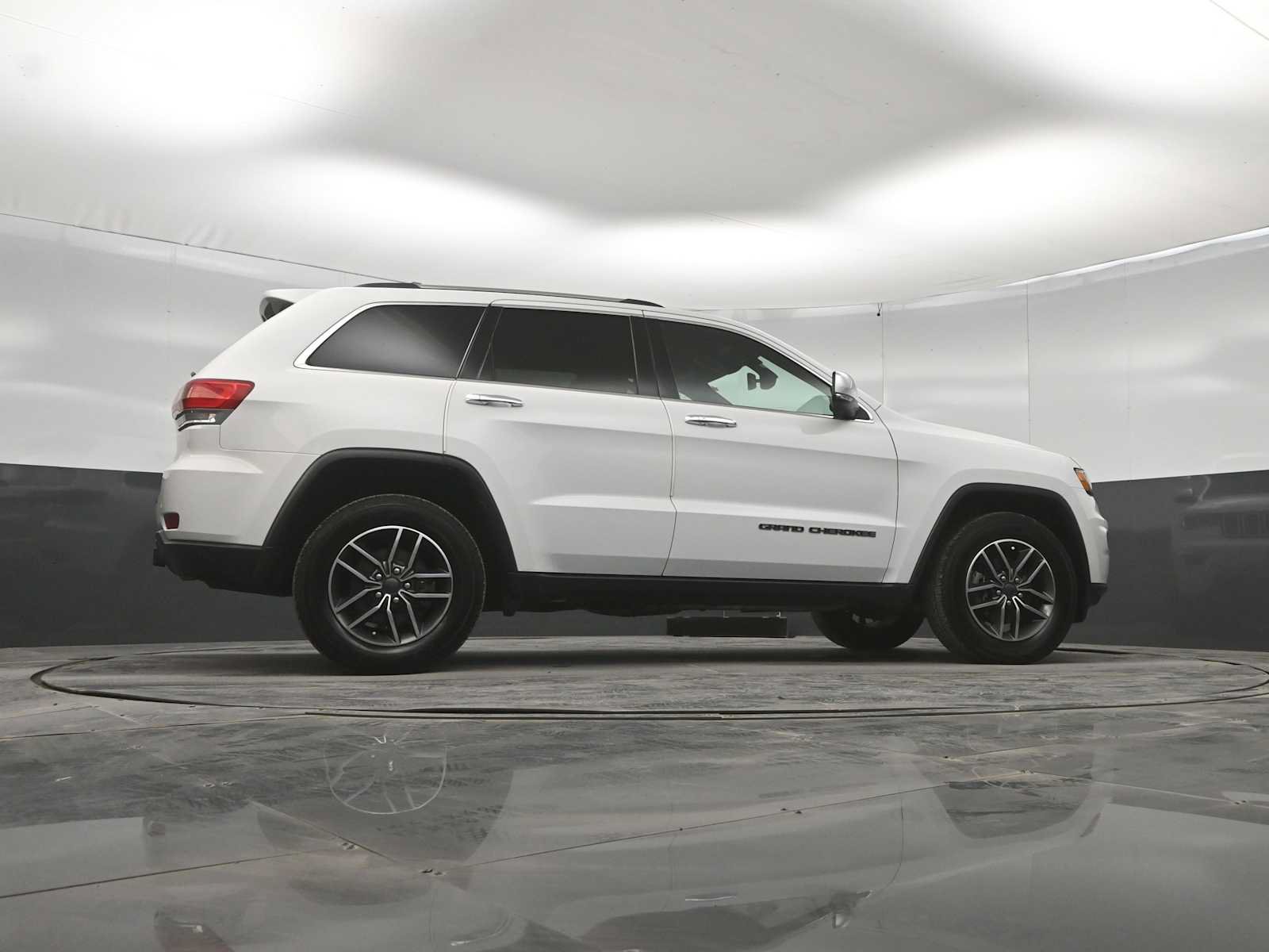 Used 2019 Jeep Grand Cherokee Limited w/ Trailer Tow Group IV AWD/4WD image 40