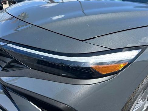 New 2026 Hyundai Elantra SE FWD image 8