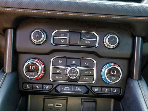 Used 2024 GMC Yukon AT4 w/ Technology Package AWD/4WD image 20