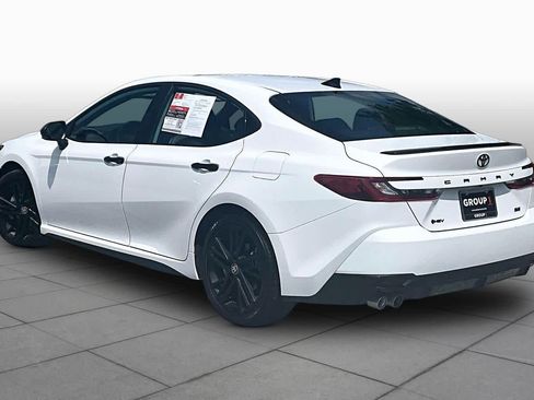 Used 2026 Toyota Camry Hybrid w/ Convenience Package FWD image 12