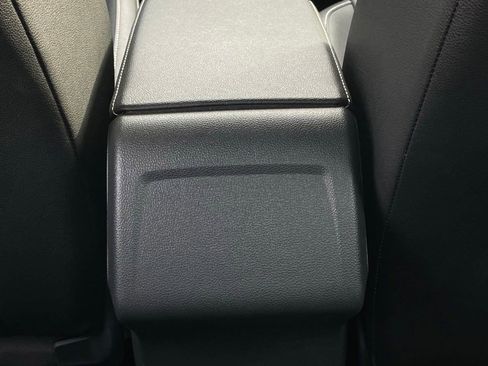 Used 2024 Volkswagen Jetta SE FWD image 25