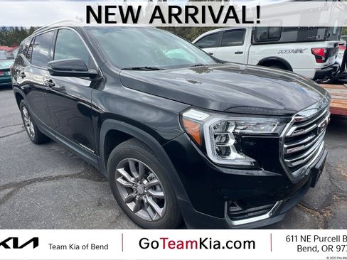 Used 2024 GMC Terrain SLT image 1