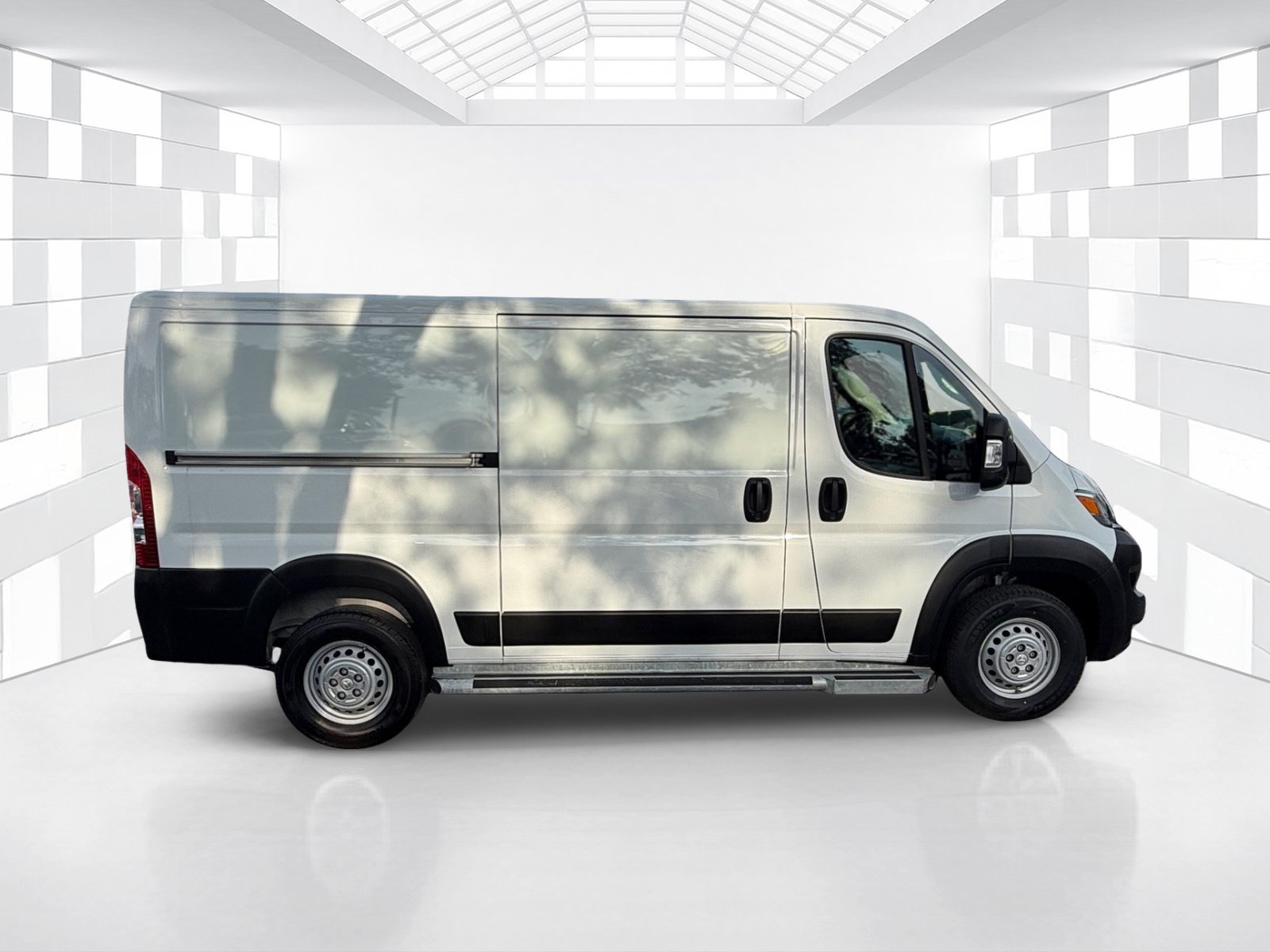 Used 2025 RAM ProMaster 2500 w/ U-Haul Equipment Group FWD image 8