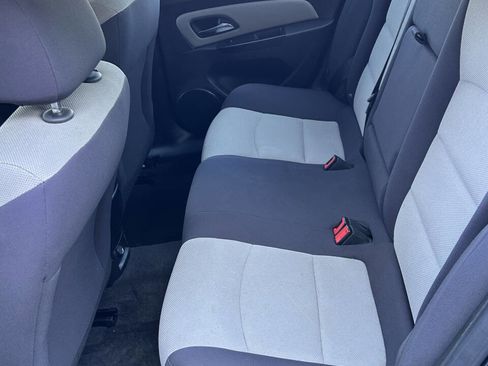 Used 2013 Chevrolet Cruze LS image 10