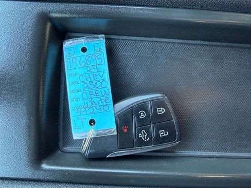 Used 2024 Chevrolet Silverado 2500 LT image 41